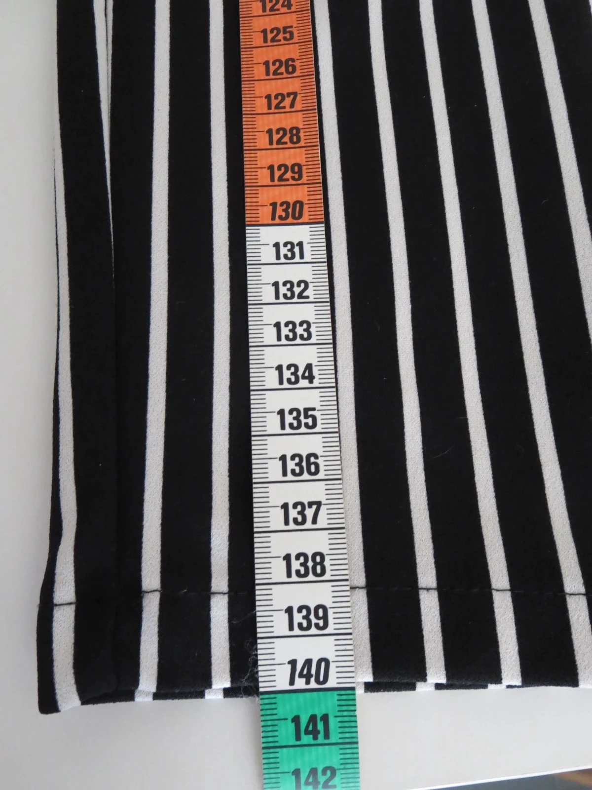 Superbe combinaison pantalon chic rayée noir et blanc – Miss One T. 34/36 – photo 5